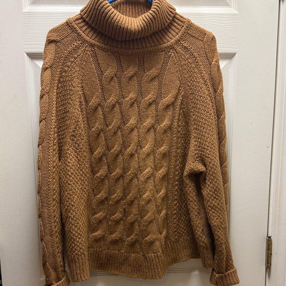GAP Women’s Turtleneck Sweater - Tan